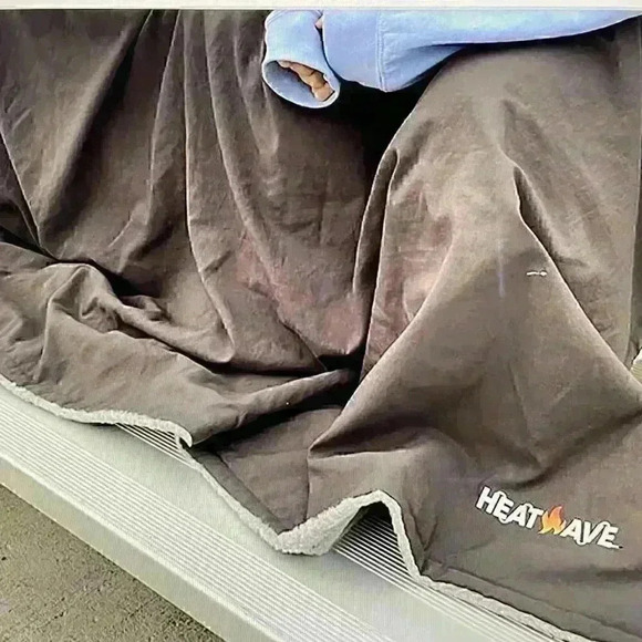 HEATWAVE Gray Portable Heated Throw Blanket with USB Charging   (Save $135.00) - Picture 5 of 11